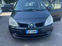 Usata Renault Scénic 106 CV (77 kW) 2008 Grigio Monovolume