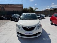 Usata Lancia Ypsilon Platinum 69 CV (50 kW) 2015 Bianco Utilitaria