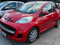Usata Peugeot 107 68 CV (50 kW) 2009 Rosso Utilitaria