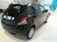 Usata Lancia Ypsilon Gold 75 CV (55 kW) 2022 Nero Utilitaria