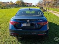 Usata Alfa Romeo Giulia 150 CV (110 kW) 2017 Blu Berlina