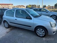Usata Renault Clio II Dynamique 75 CV (55 kW) 2007 Grigio Berlina