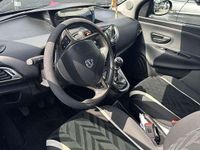 Usata Lancia Ypsilon Gold 69 CV (50 kW) 2018 Utilitaria