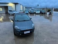 Usata Fiat Punto Street 77 CV (56 kW) 2015 Grigio Berlina