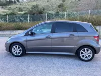 Usata Mercedes B180 Executive 109 CV (80 kW) 2011 Antracite metallizzato Utilitaria