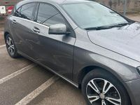 Usata Mercedes A180 109 CV (80 kW) 2017 Grigio Berlina