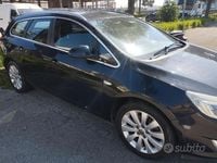 Usata Opel Astra 110 CV (80 kW) 2011 Nero Station wagon