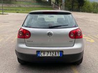 Usata VW Golf IV Trendline 105 CV (77 kW) 2005 Argento Berlina