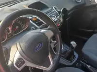 Usata Ford Fiesta 97 CV (71 kW) 2012 Grigio Berlina