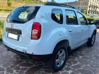 Usata Dacia Duster Lauréate 107 CV (78 kW) 2013 Bianco SUV