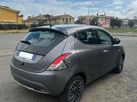 Usata Lancia Ypsilon 69 CV (50 kW) 2024 Grigio Utilitaria
