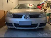 Usata Renault Clio II 58 CV (42 kW) 2006 Grigio Berlina
