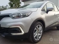Usado Renault Captur Life 90 CV (66 kW) 2019 Gris SUV