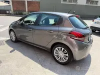Usata Peugeot 208 Allure 83 CV (61 kW) 2018 Grigio Utilitaria