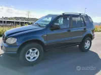 Usata Mercedes ML270 163 CV (119 kW) 2000 Blu SUV