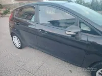 Usata Ford Fiesta 82 CV (60 kW) 2012 Berlina