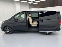 Usata Mercedes V300 Avantgarde 239 CV (175 kW) 2023 Nero ossidiana metallizzato Monovolume