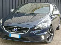 Usata Volvo V40 R-Design Momentum 115 CV (84 kW) 2015 Blu/azzurro Berlina
