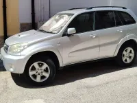 Usata Toyota RAV4 116 CV (85 kW) 2005 Argento SUV