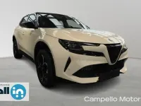 Nuova Alfa Romeo GT Junior 136 CV (100 kW) 2026 Bianco sempione con tetto nero SUV