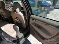 Usata Volvo XC70 185 CV (136 kW) 2007 Nero Station wagon