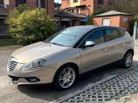 Usado Lancia Delta 120 CV (88 kW) 2009 Gris Utilitario