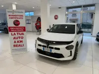 Usata Lancia Ypsilon 100 CV (73 kW) 2025 Bianco Utilitaria