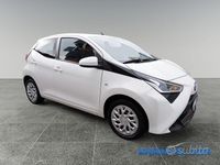 Usata Toyota Aygo X-play 72 CV (52 kW) 2020 Bianco Utilitaria