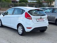 Usata Ford Fiesta 68 CV (50 kW) 2011 Bianco Utilitaria