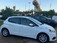 Usata Peugeot 208 Active 82 CV (60 kW) 2018 Bianco Utilitaria