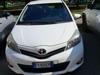 Usata Toyota Yaris Trend 90 CV (66 kW) 2013 Bianco Utilitaria