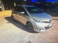 Usata Toyota Yaris Lounge 90 CV (66 kW) 2018 Grigio Berlina