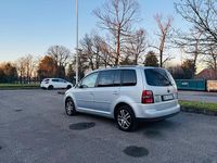 Usata VW Touran Conceptline 105 CV (77 kW) 2009 Argento Monovolume