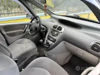 Usata Citroën Xsara Picasso 109 CV (80 kW) 2007 Bluazzurro Monovolume