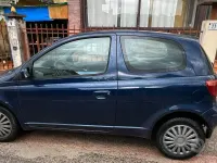 Usado Toyota Yaris 65 CV (47 kW) 2004 Azul Berlina