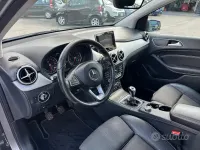Usata Mercedes B180 Premium 109 CV (80 kW) 2017 Grigio Utilitaria