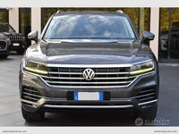 Begagnad VW Touareg Advance 231 HK (169 kW) 2018 Grå SUV