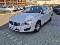 Usata Volvo V60 Kinetic 114 CV (83 kW) 2013 Bianco Station wagon