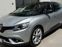 Usata Renault Scénic 120 CV (88 kW) 2022 Grigio Monovolume