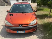 Usata Peugeot 206 60 CV (44 kW) 1999 Arancione Utilitaria