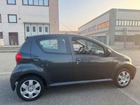 Usata Toyota Aygo 68 CV (50 kW) 2009 Grigio Utilitaria