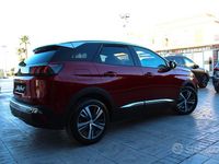 Usata Peugeot 3008 Allure 131 CV (96 kW) 2022 Rosso ultimate tetto nero SUV