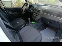 Usata Fiat Grande Punto 77 CV (56 kW) 2007 Bianco Utilitaria