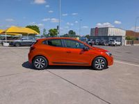 Usata Renault Clio V Equilibre 67 CV (49 kW) 2023 Orange / metallizzato Berlina