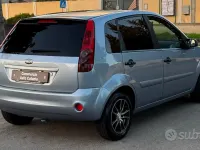 Usado Ford Fiesta Titanium 68 HP (50 kW) 2007 Azul Citadino