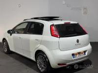 Usata Fiat Punto Lounge 75 CV (55 kW) 2013 Bianco Utilitaria