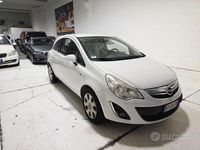 Usata Opel Corsa 65 CV (47 kW) 2013 Bianco Berlina