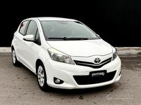 Usata Toyota Yaris 69 CV (50 kW) 2013 Bianco Utilitaria