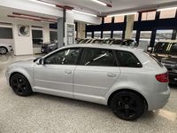 Usado Audi A3 Ambition 105 CV (77 kW) 2010 Plateado Utilitario