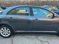 Usata Toyota Avensis 150 CV (110 kW) 2007 Grigio Berlina